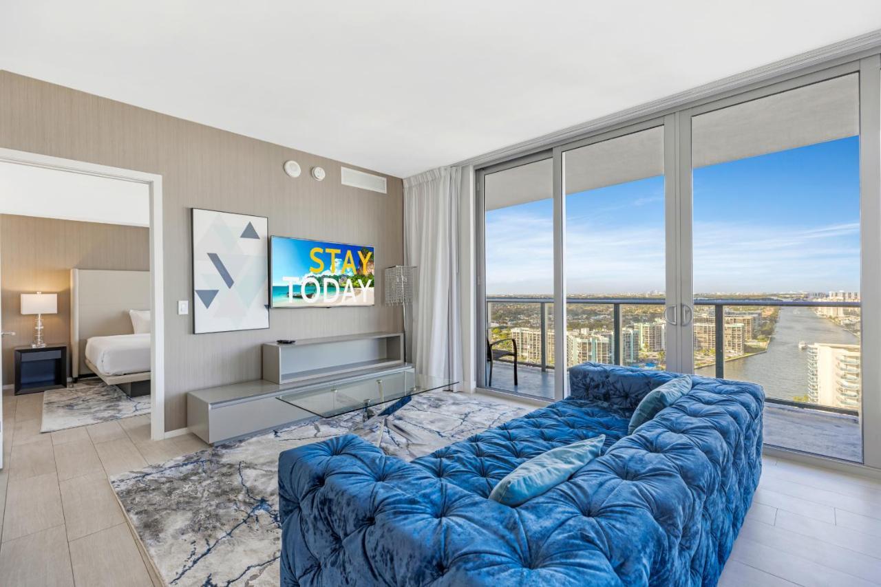 Hyde House: Oceanfront 2br With Direct Views