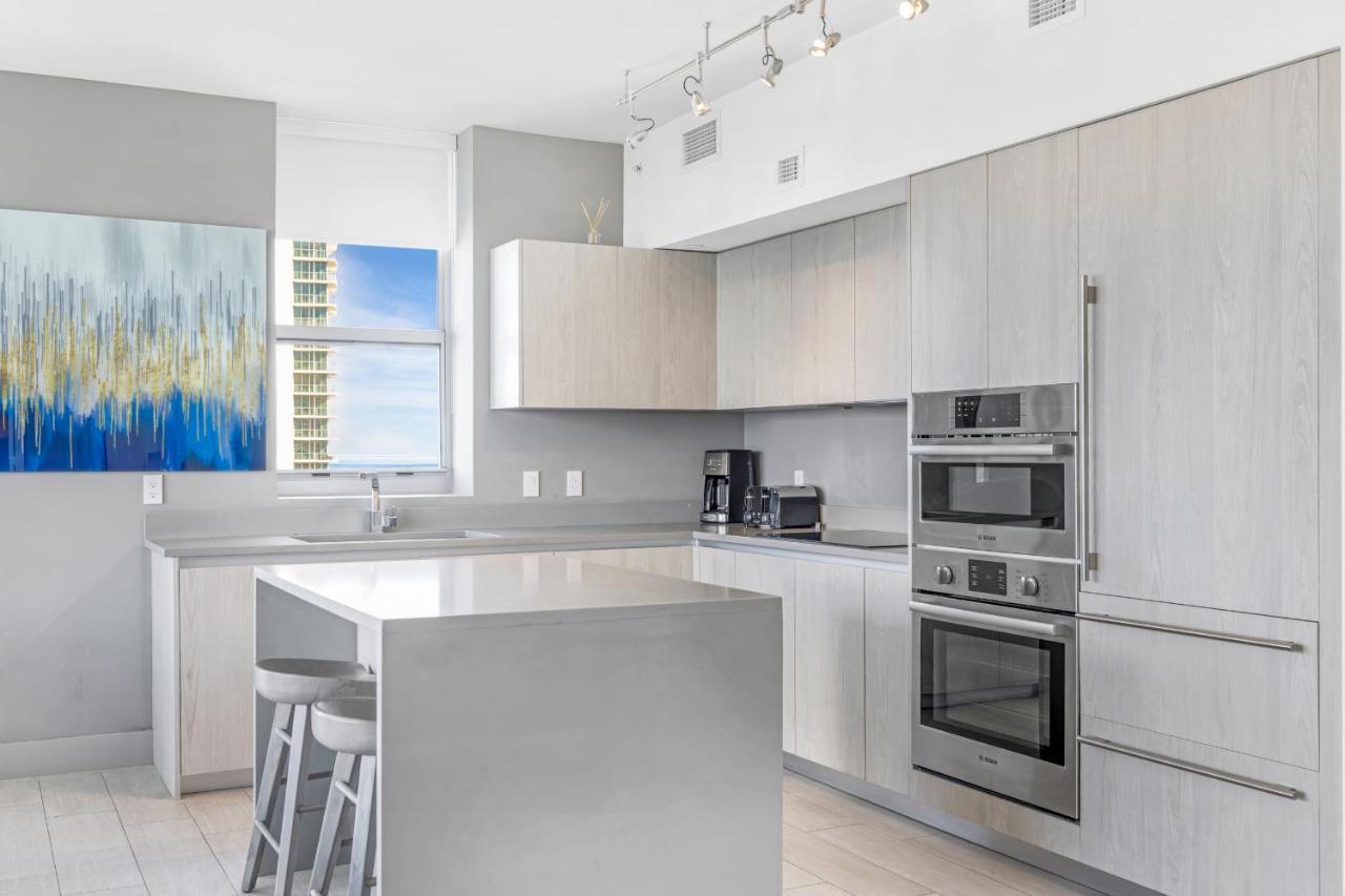 Hyde House - Million 2bd 2ba, Direct Ocean View, 1 Min From Beach, 6 Guests Hollywood