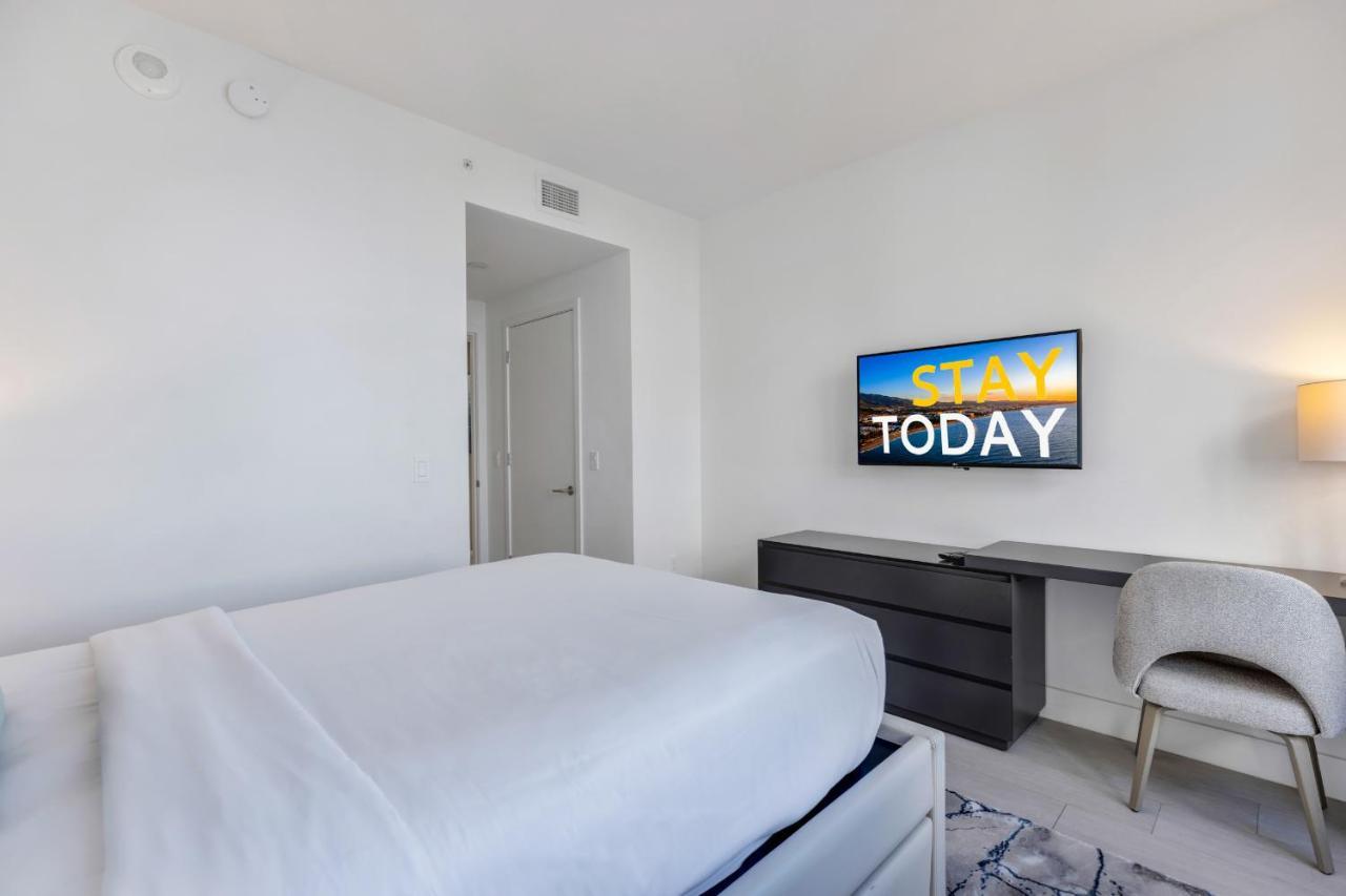Hyde House - Million 2bd 2ba, Direct Ocean View, 1 Min From Beach, 6 Guests * Hollywood